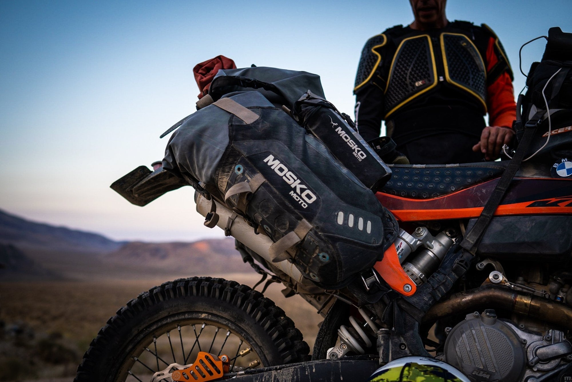 Mosko Moto Rackless System BLACK / No Aux Pox DB - Reckless 80L (V3.0) Revolver - A